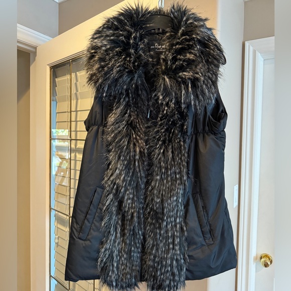 Ladies faux fur vest - Picture 2 of 4